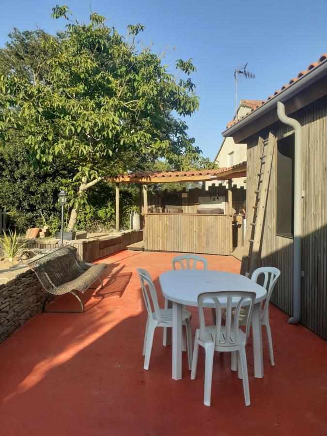 הוילה Saint-Florent-des-Bois La Fenetre מראה חיצוני תמונה